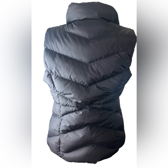 J.Crew Puffer Vest - Picture 5 of 7